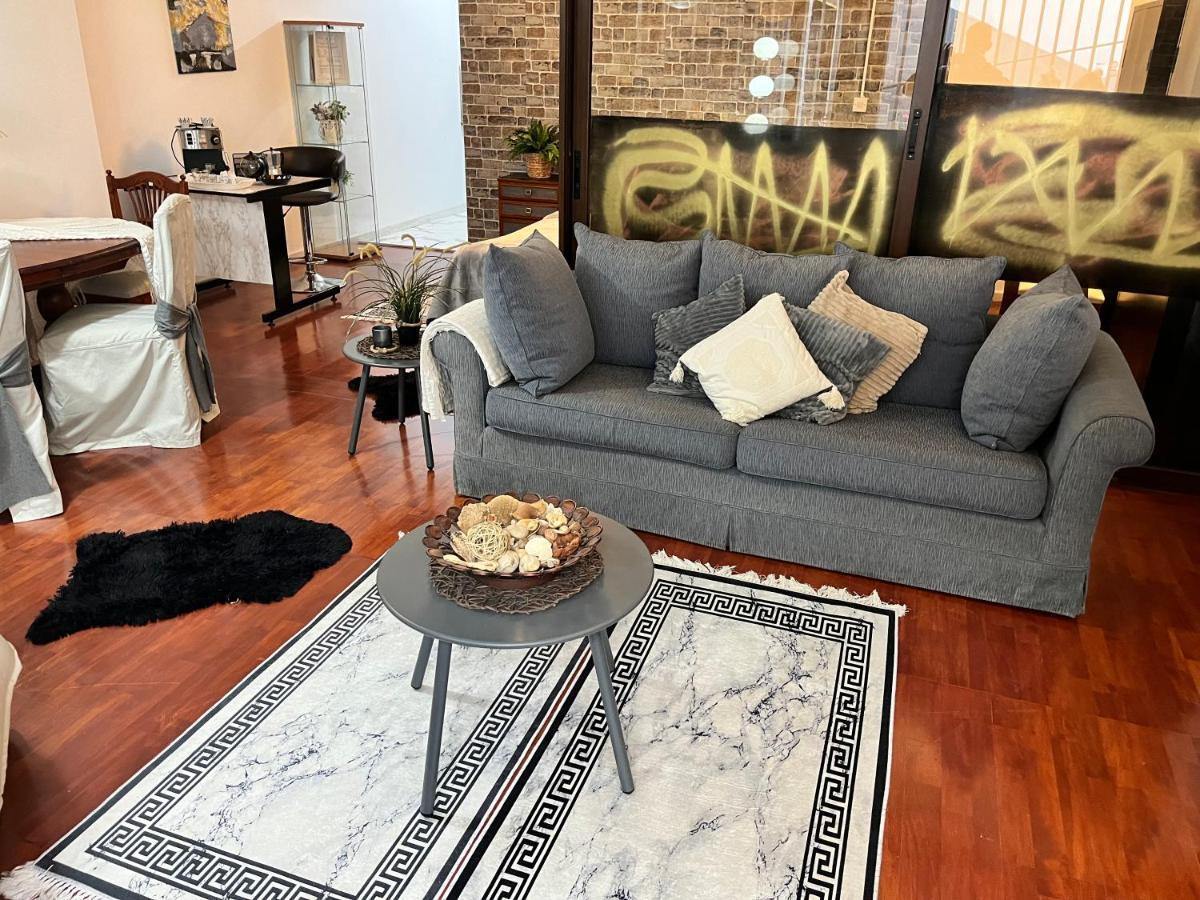 Lovely Cozy Apartment In The Entrance Of Nicosia Aglantzia Luaran gambar